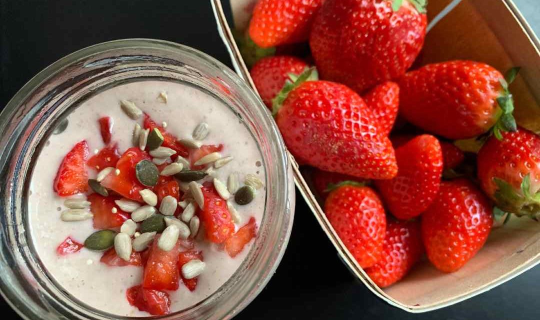 Vegan protein rich strawberry smoothie
