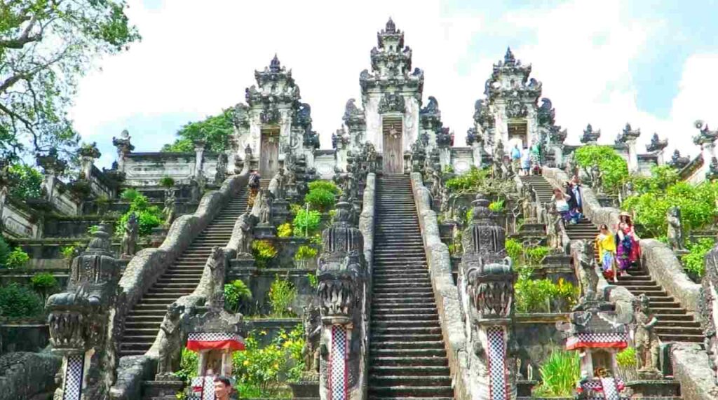 East Bali Tour - Tirta Gangga, Lempuyang Temple, Salt mining