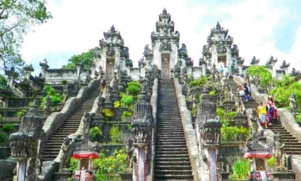 East Bali Tour – Tirta Gangga, Lempuyang Temple and Salt mining
